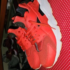 Nike Huarache in. Mens size 13